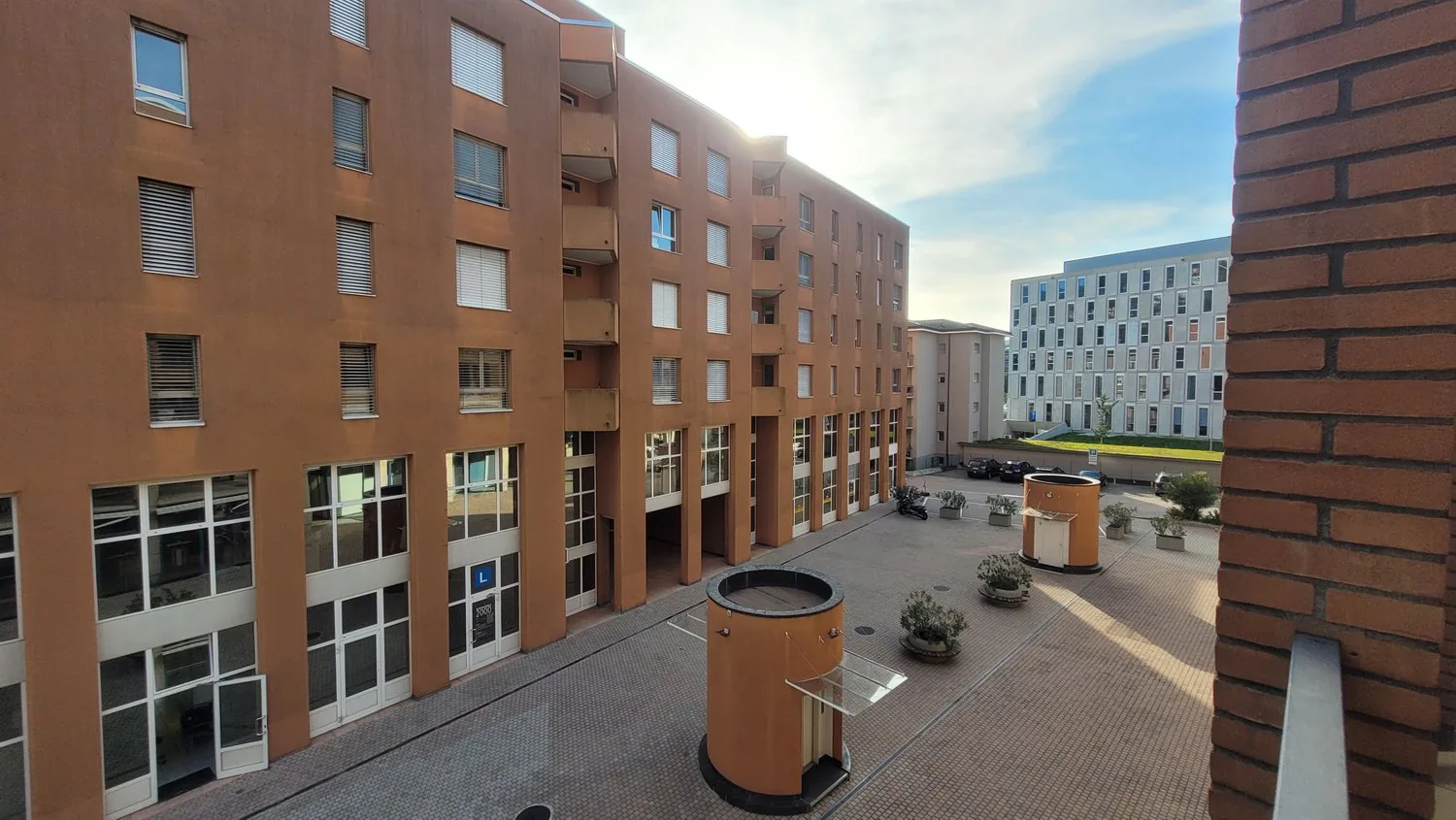 Spacious and bright apartment with two bathrooms in Viganello