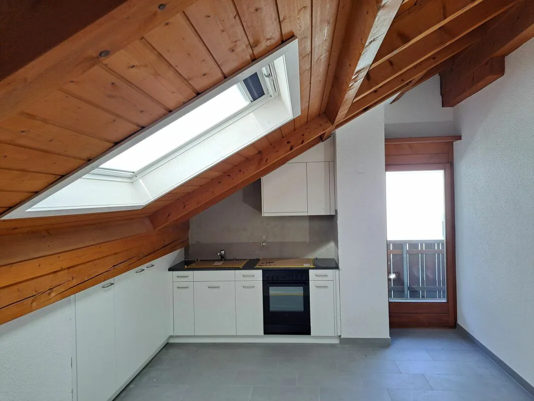 Freshly renovated 2.5-room attic apartment in Rüthi SG