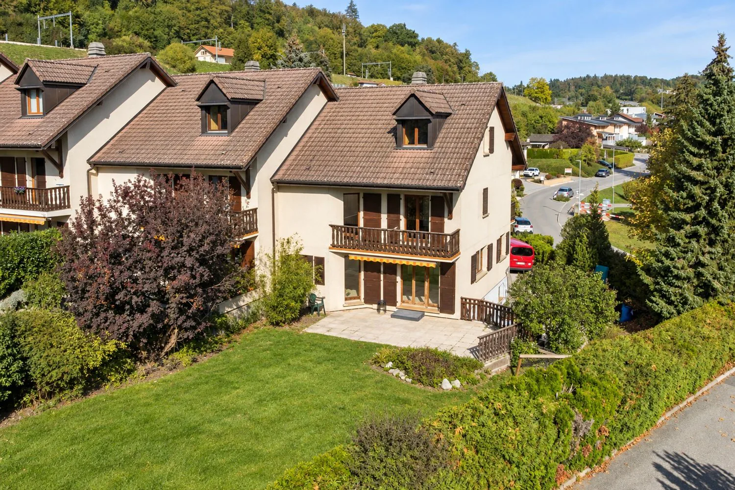 Townhouse de 5.5 pièces avec jardin et studio indépendant
