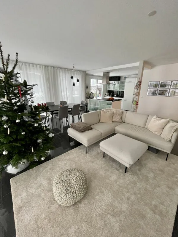 Grosszügige 3.5-Zimmer-Wohnung mit Gartensitzplatz in ruhiger Wohnlage