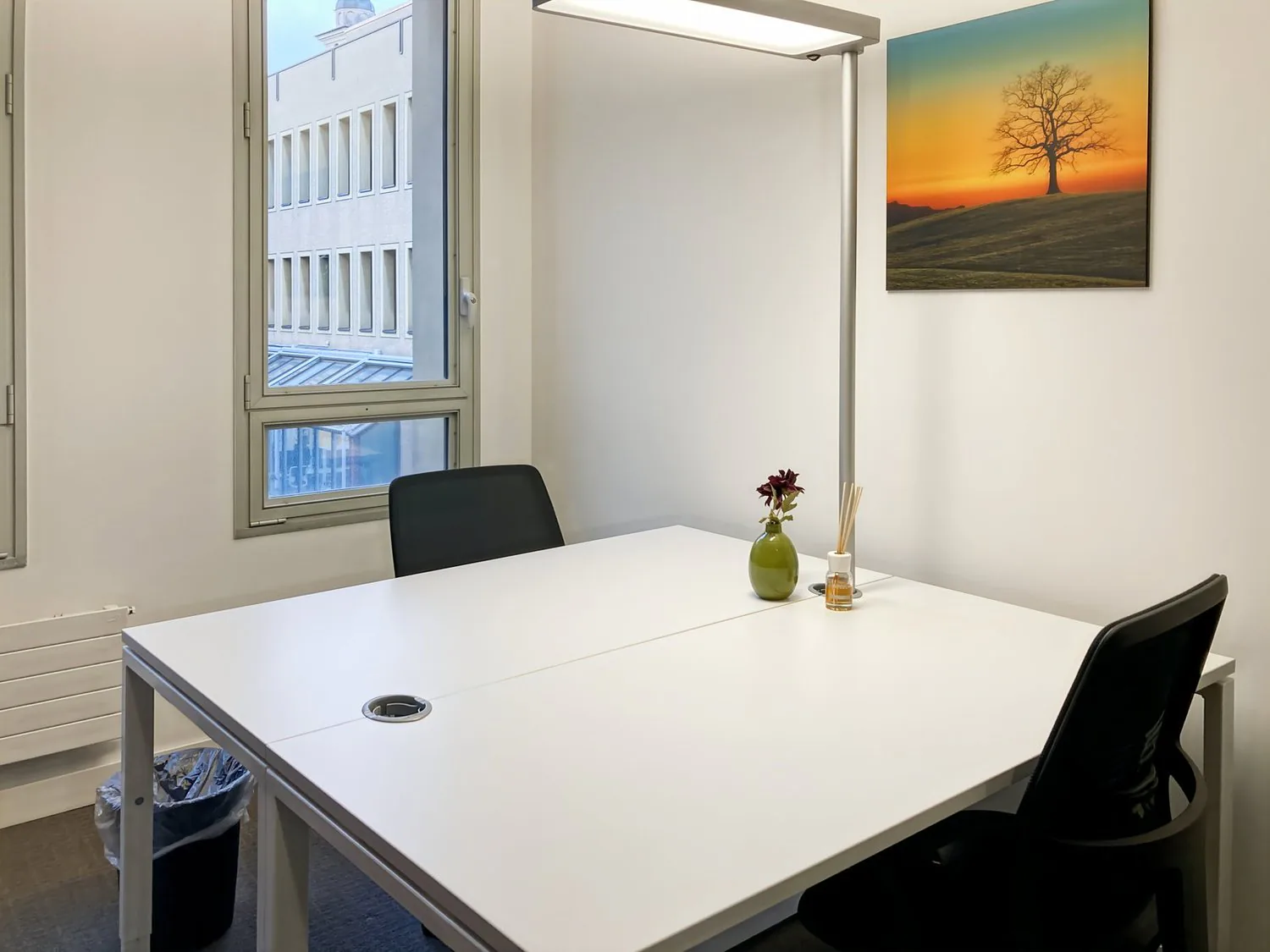 Professional offices at Regus Maghetti Quarter