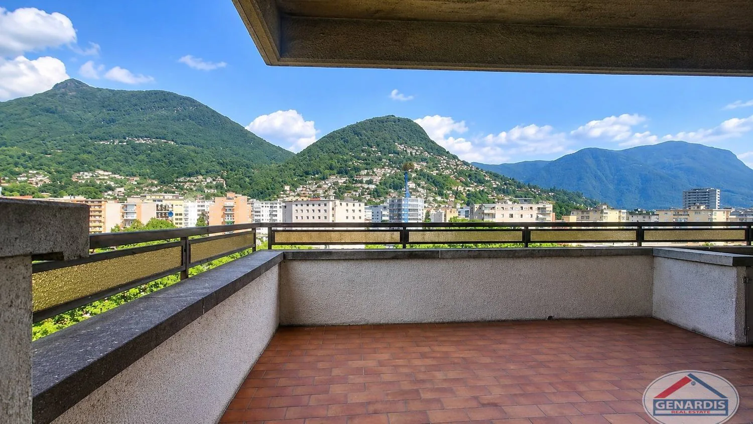 Lugano Center, Bright, Spacious Apartment with two Terraces