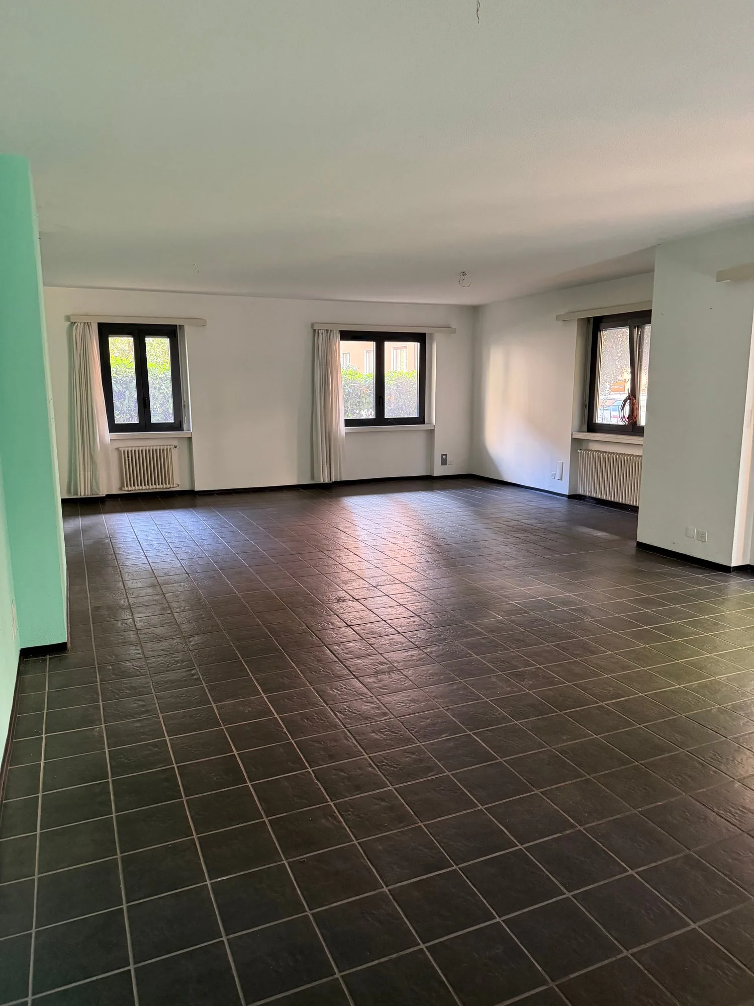 2-room apartment with balcony in Lugano – available immediately