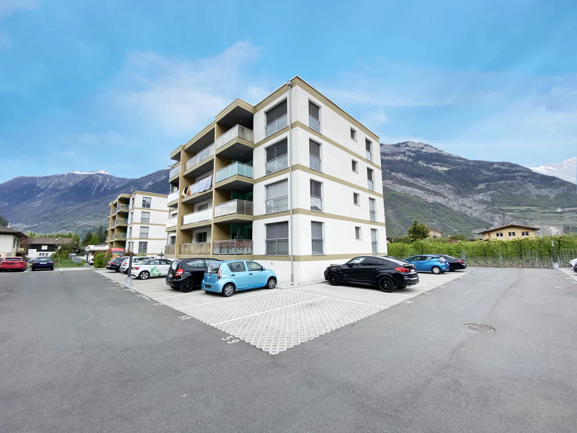 Prächtiges 3.5-Zimmer-Attikapartment mit Blick auf die Alpen in Saxon