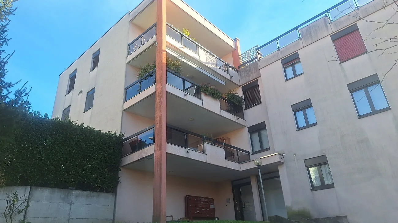 Sunny, Comfortable Apartment with large Terrace, Cellar, Parking Space