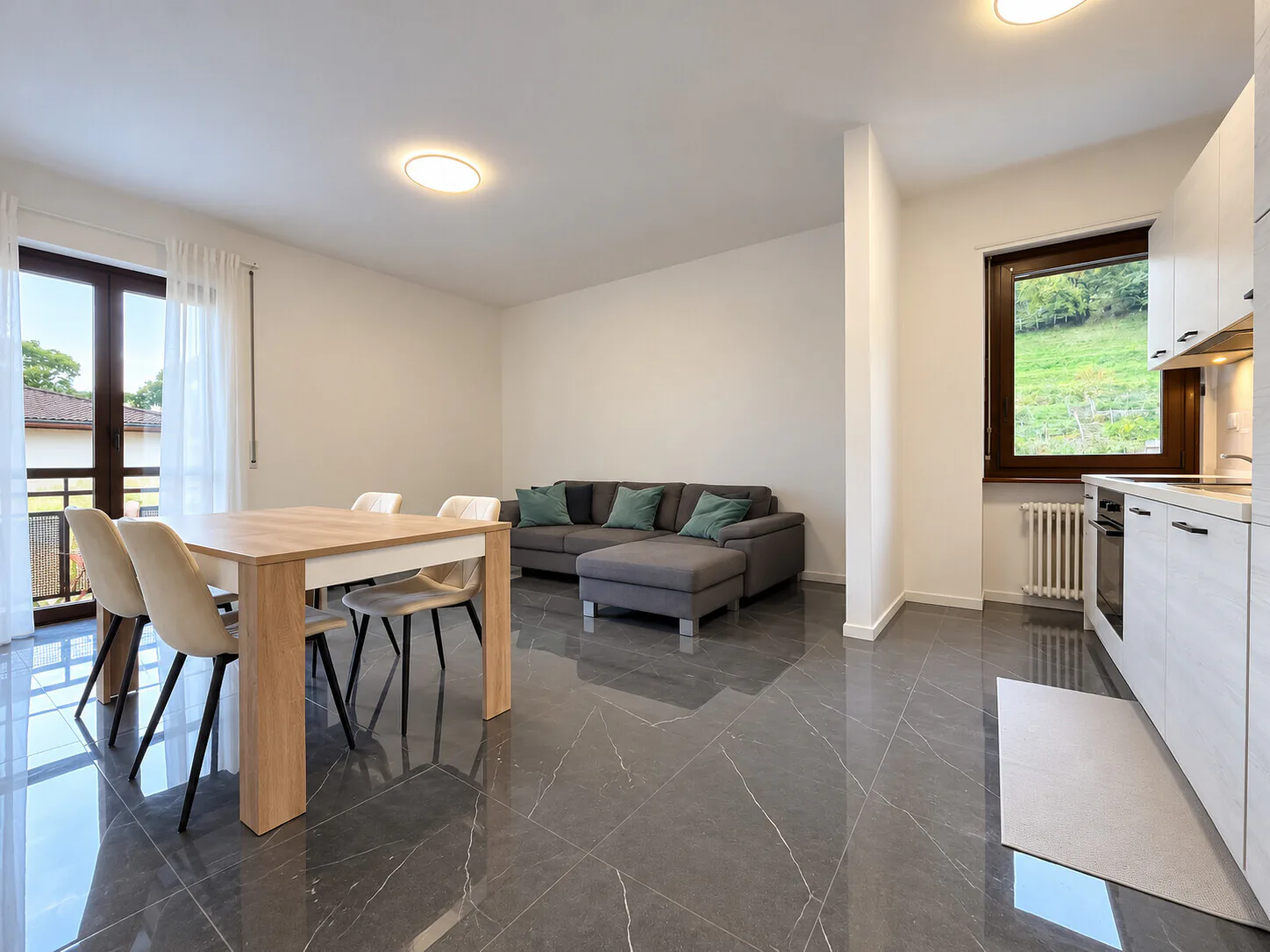 Möbliertes Attikapartment mit 3.5 Zimmern und Balkon in Lugano