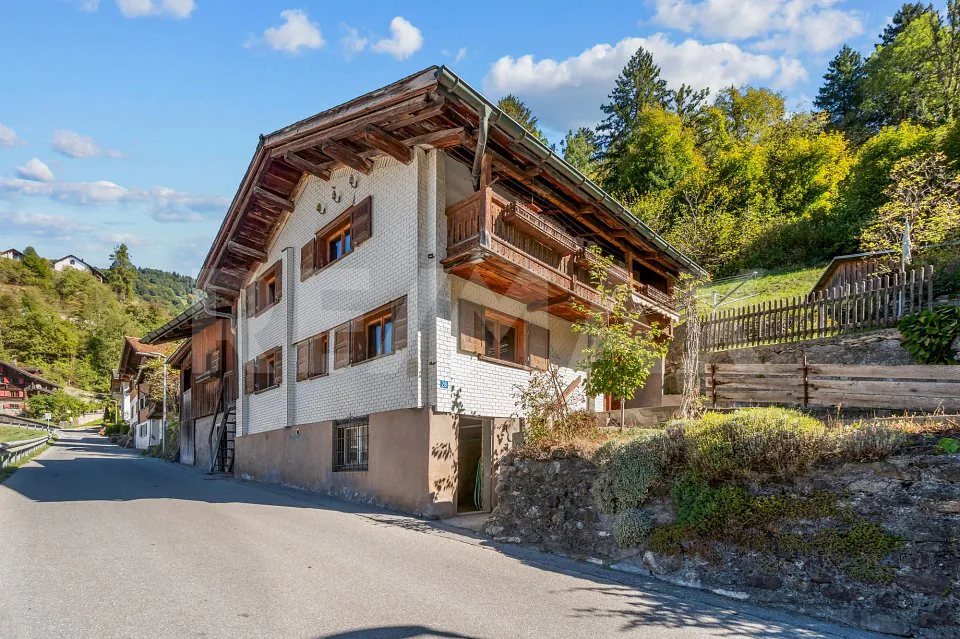 Einfamilienhaus mit Stallanbau und Ausbaupotenzial