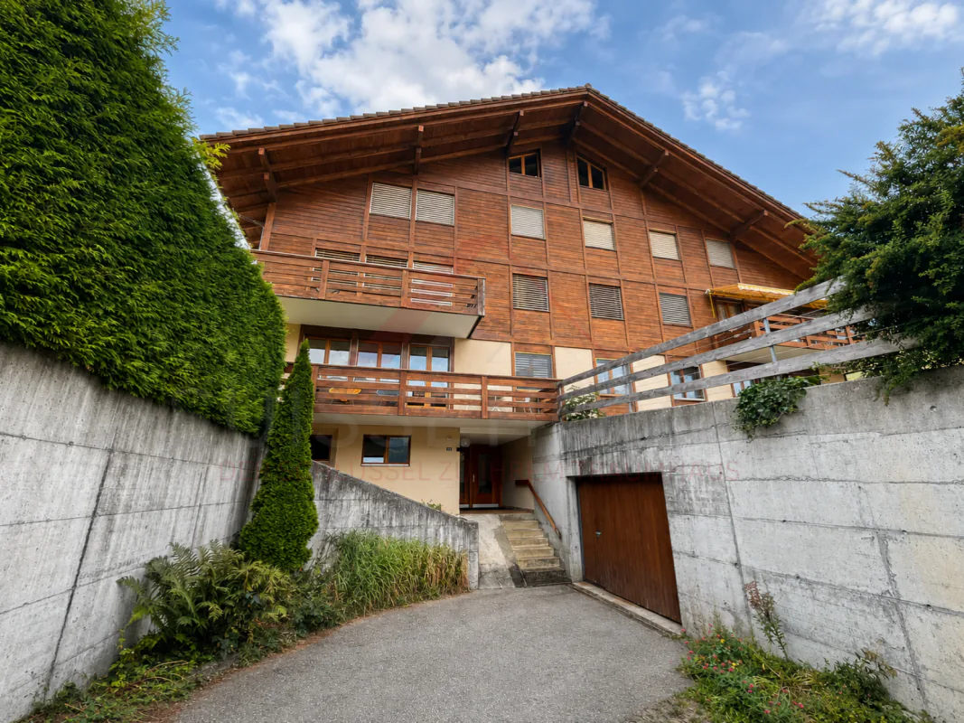 Bergpanorama zum Verlieben - 4.5 Zimmer mit 2 Balkonen & Schwedenofen