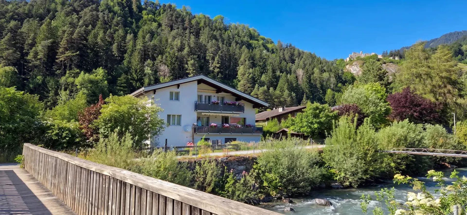 Mehrfamilienhaus mit 3 Einheiten in Seewis-Schmitten kaufen
