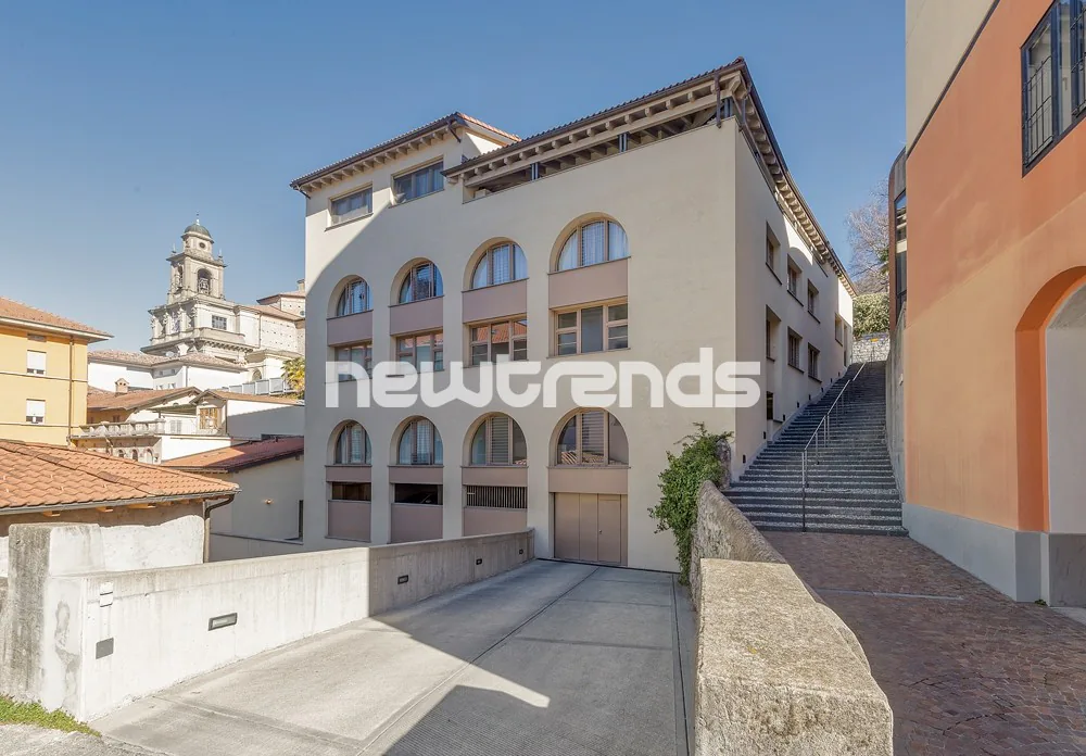 Mendrisio 106 m² on two levels: modern 2.5-room apartment in a good location