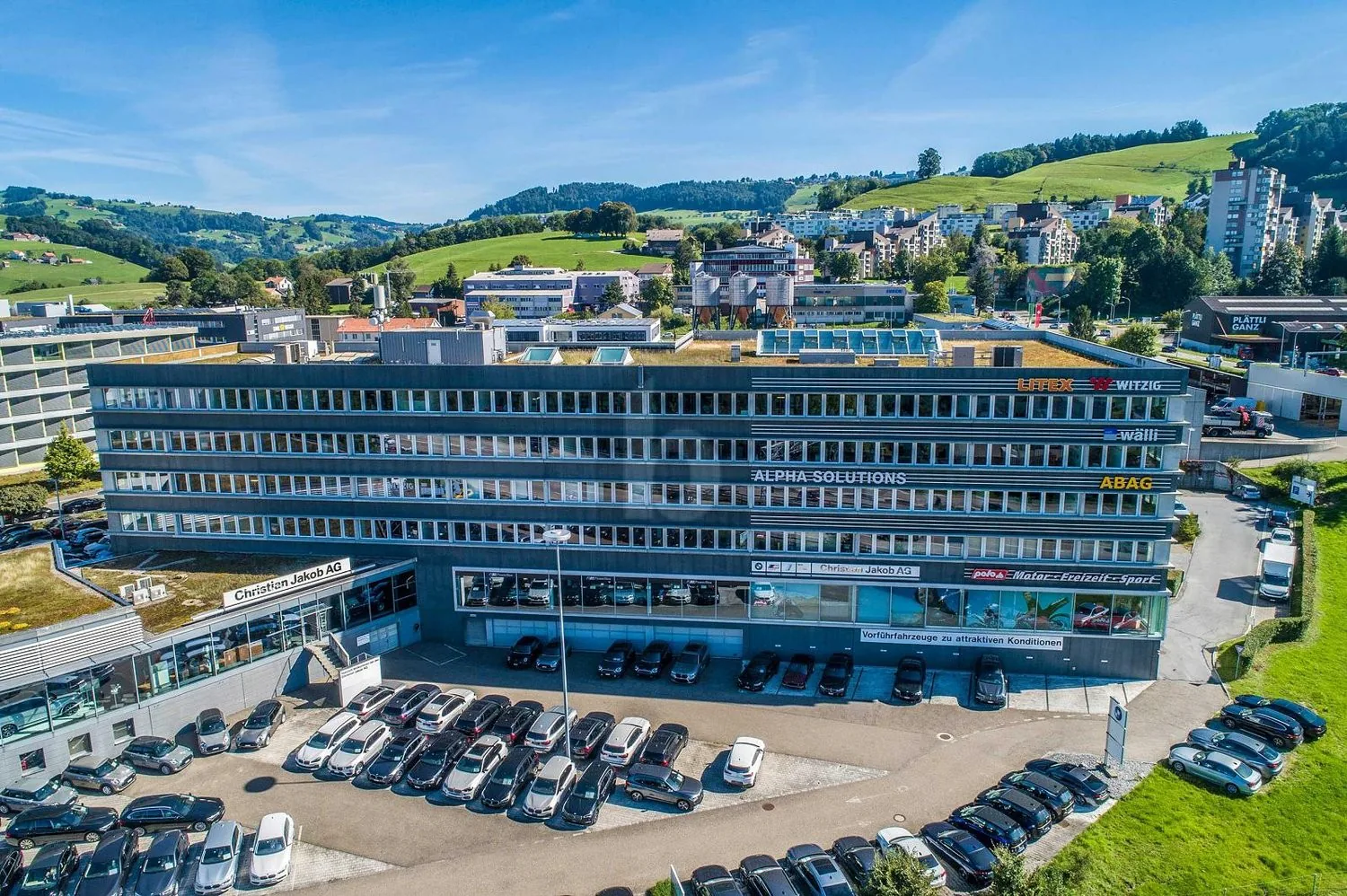 ÉNORME HALLE DE PRODUCTION IDÉALE POUR VOTRE ENTREPRISE