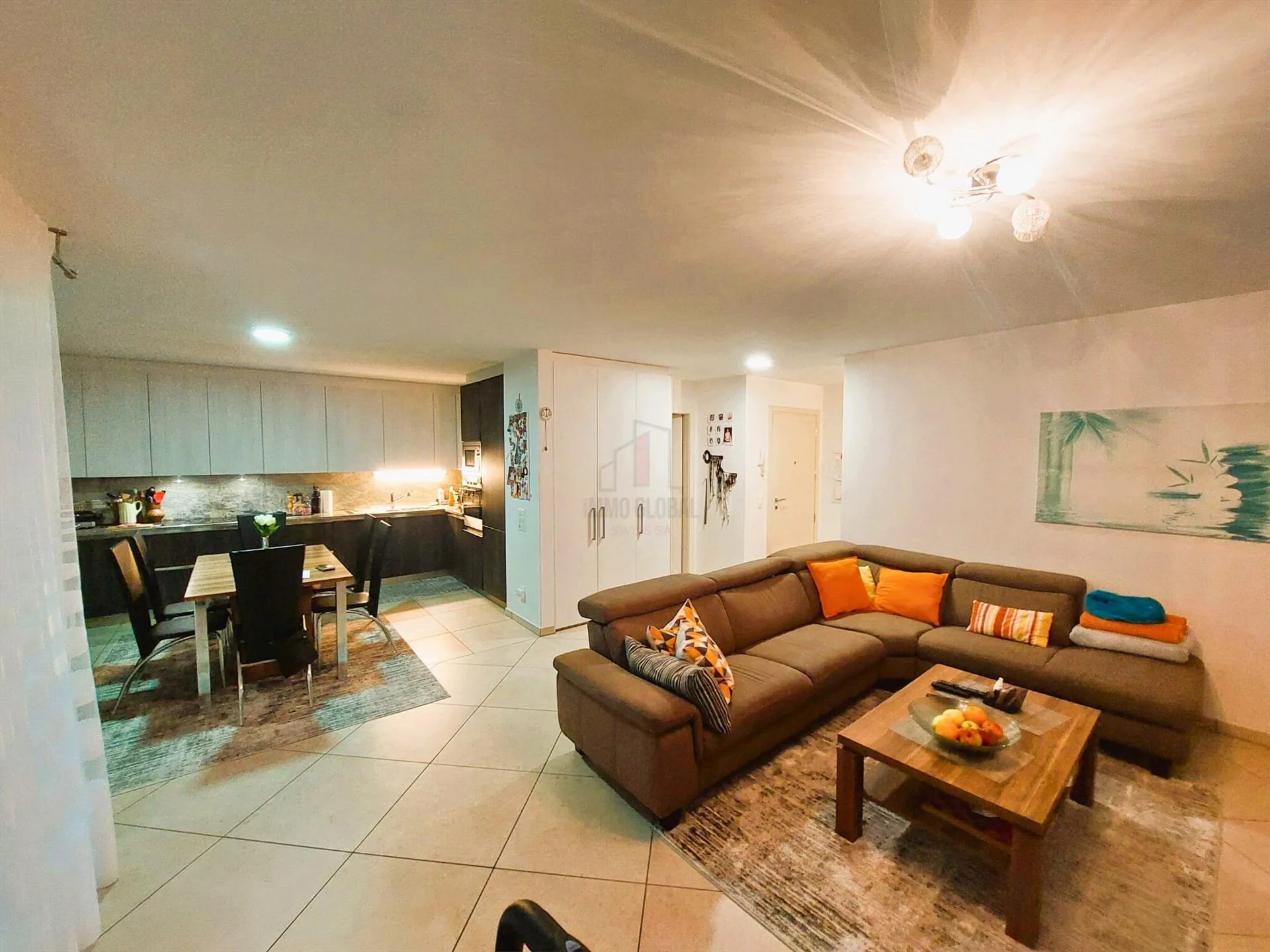 BRIGHT APARTMENT WITH PRIVATE GARDEN