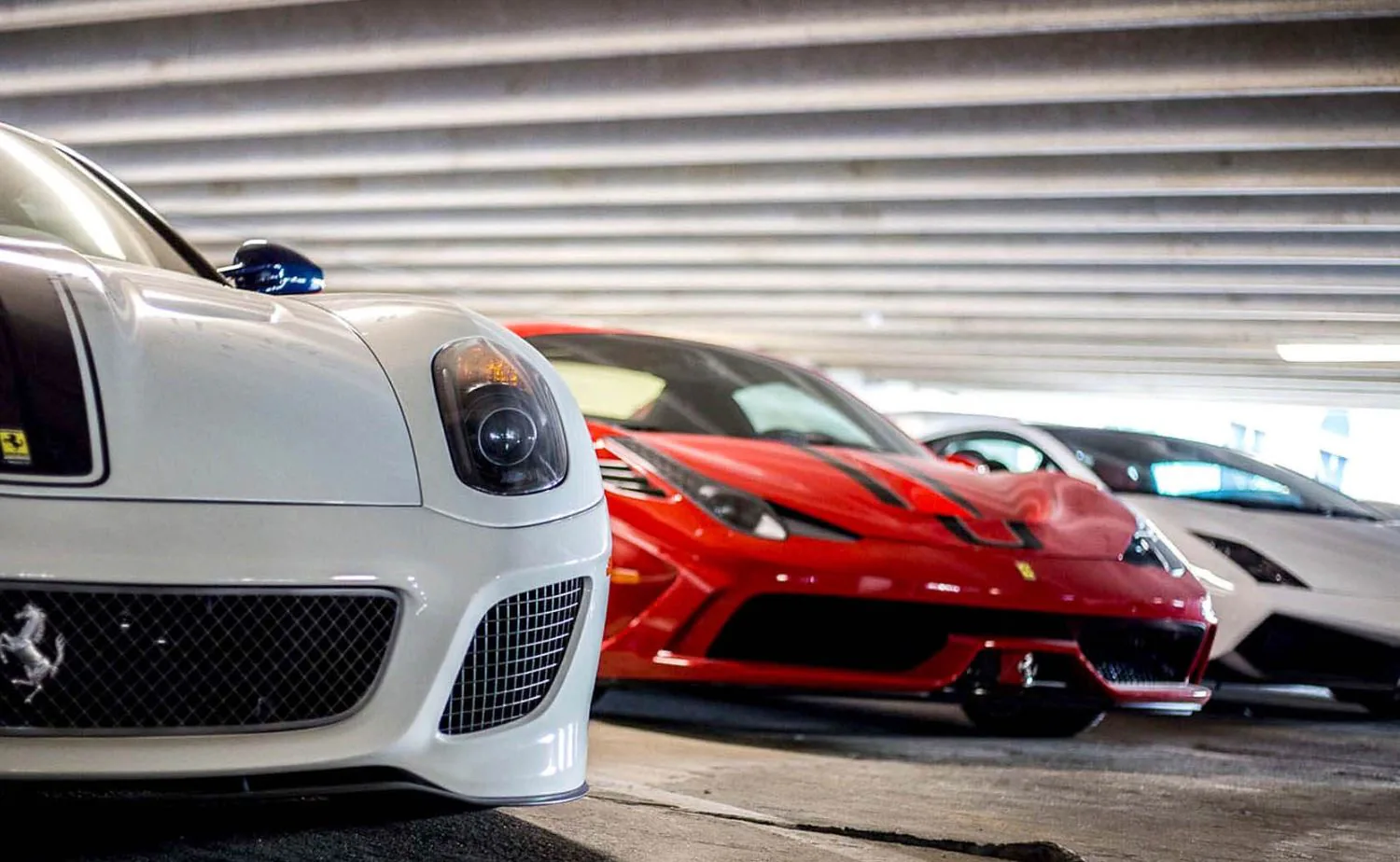 Private parking hall for 37 (+) vehicles!