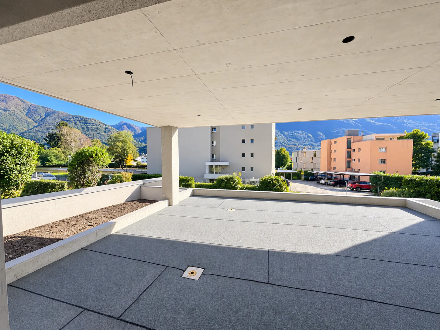 3763 APARTMENT WITH GARDEN 4.5 ROOMS IN QUIET AREA