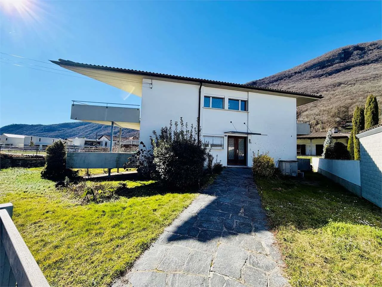 RIVA S. VITALE - Appartamento 4.5 loc. con piscina, giardino e vista p