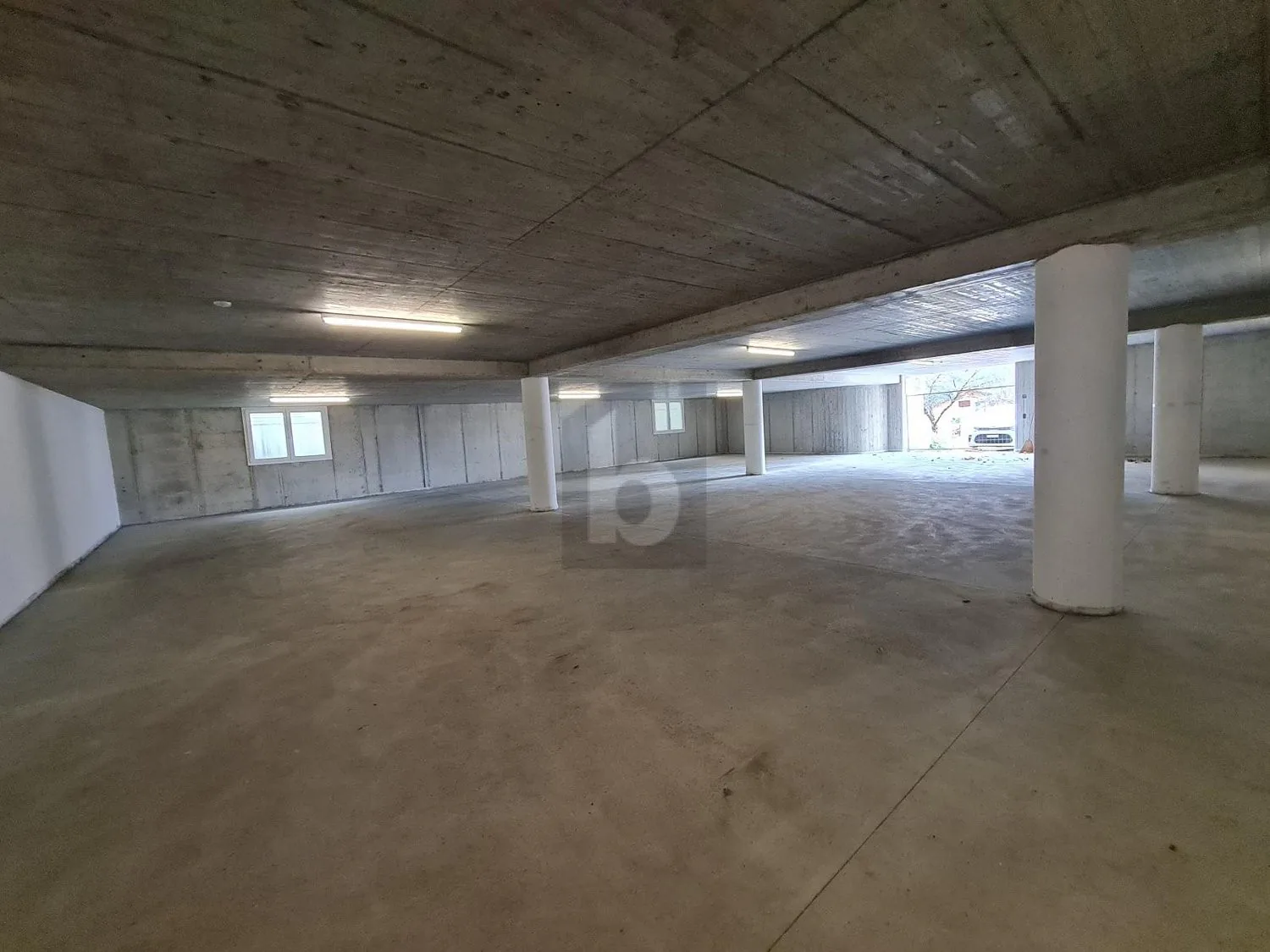 Parking spaces in the underground car park or outdoors