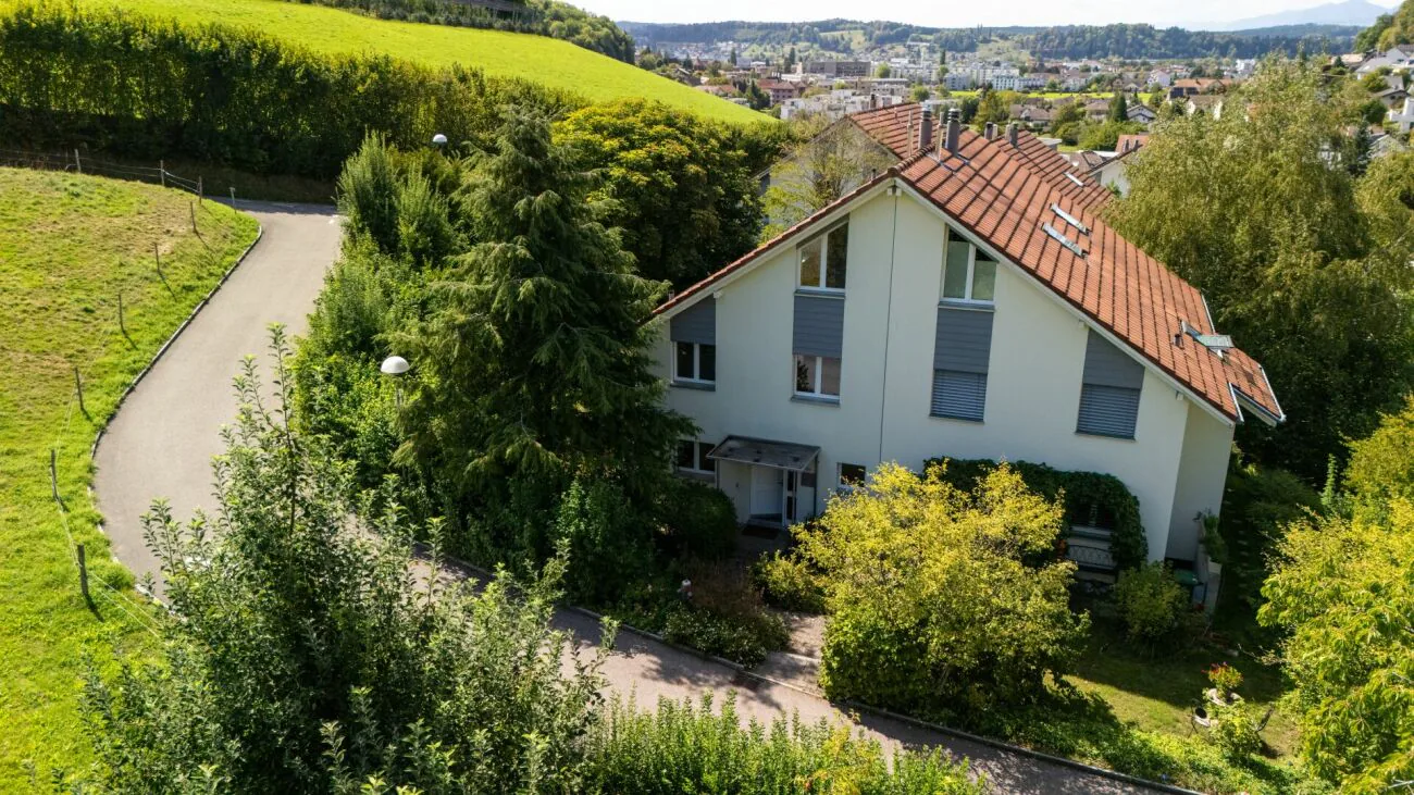 Una casa che offre abbastanza spazio per la vita familiare
