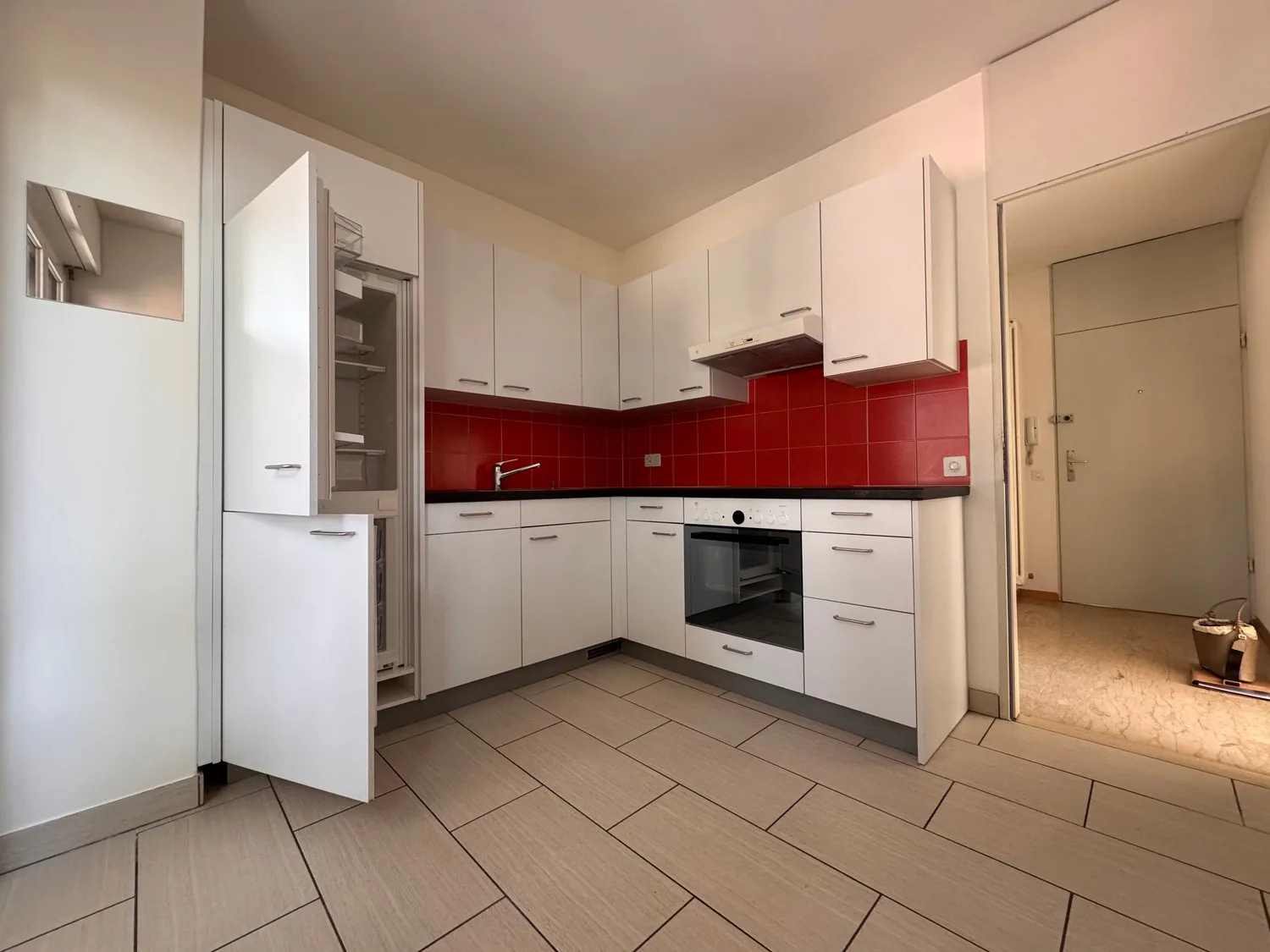Sorengo – Bright 4-room apartment with open view