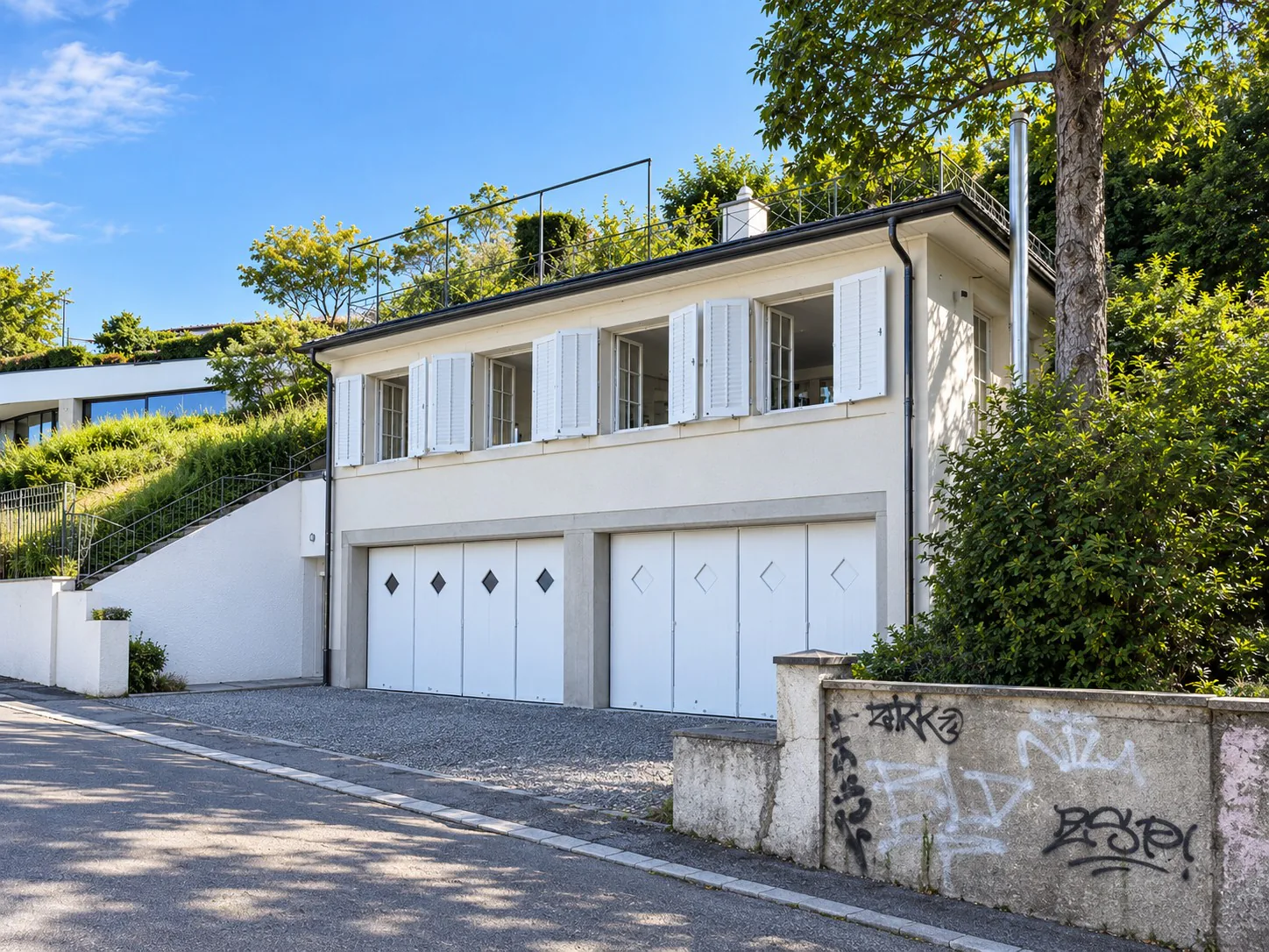 Living like in a single-family home - Furnished 2.5-room apartment with beautiful views in Zürich-Hottingen