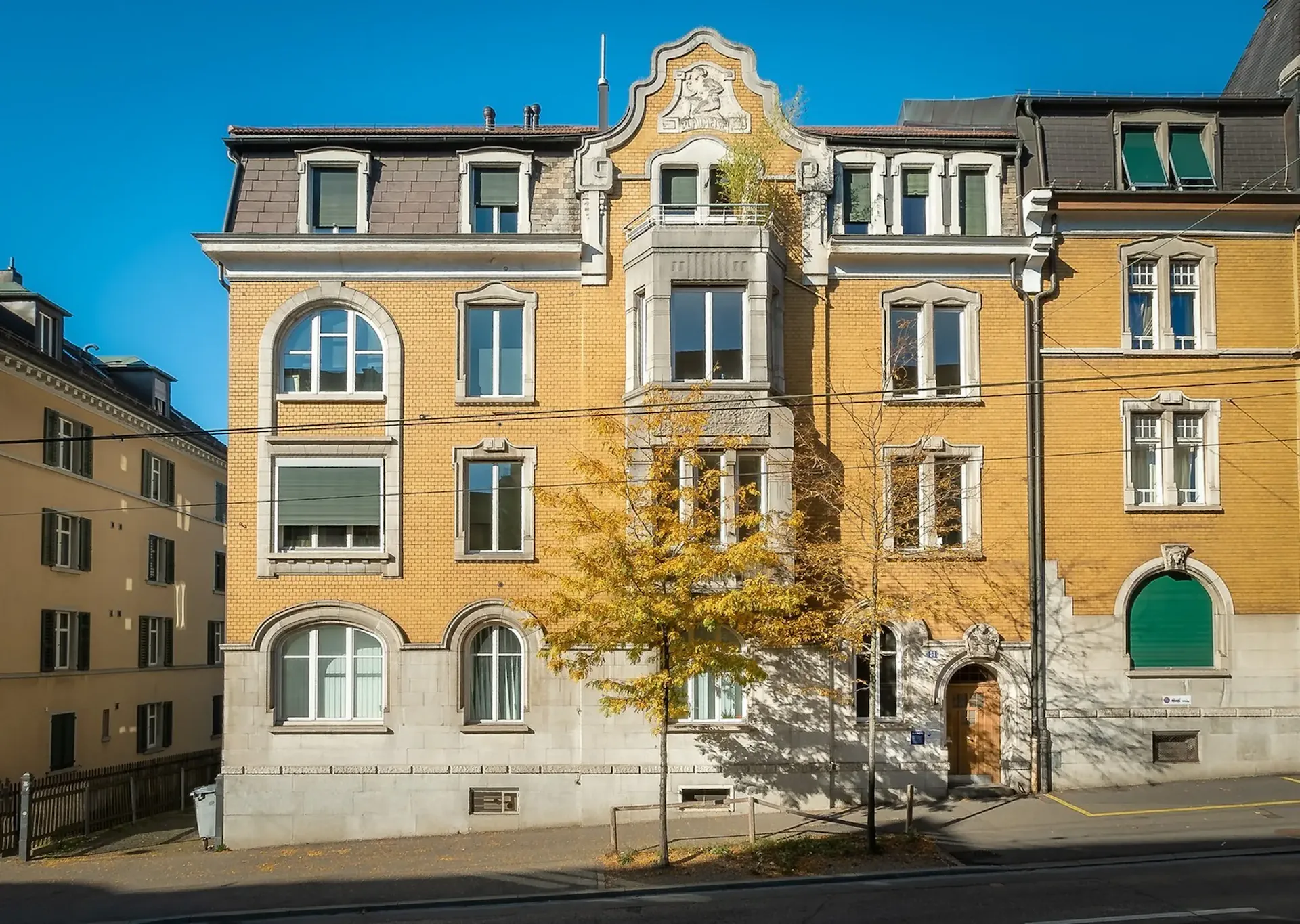 Charmant appartement de 3,5 pièces en attique dans un emplacement central à Zurich