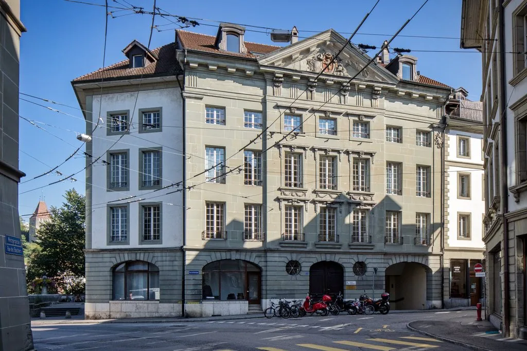 Verwaltungsfläche von 100 m2 - Bourg-Viertel, Freiburg