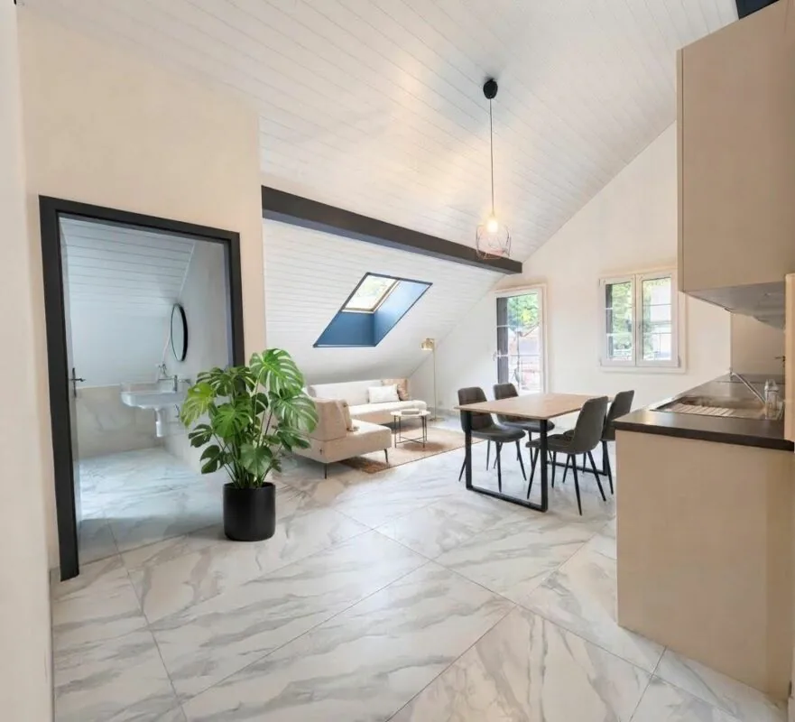 4,5 Zimmer renoviert mit Terrasse in Noiraigue
