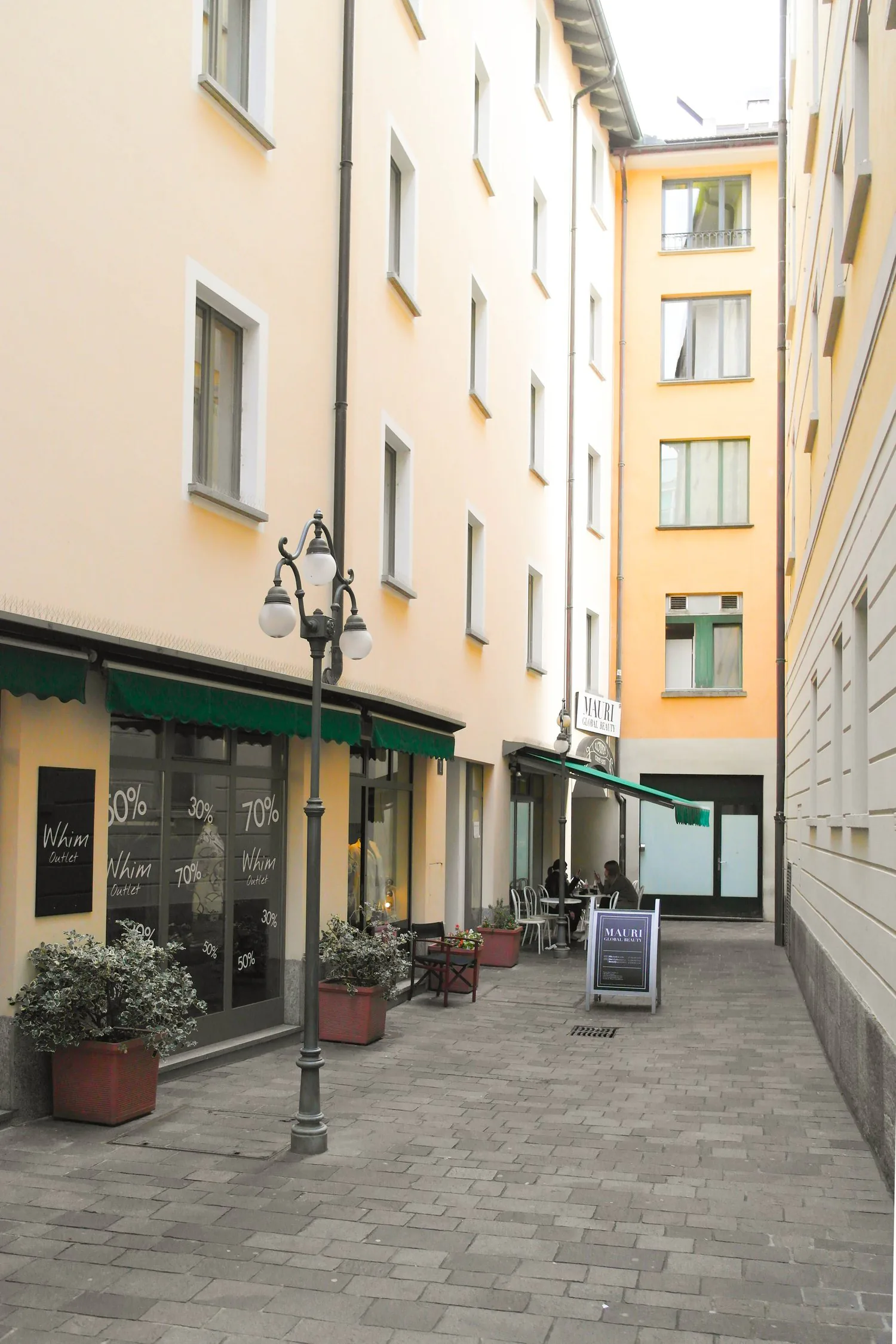 Offices of various sizes for rent in downtown Lugano