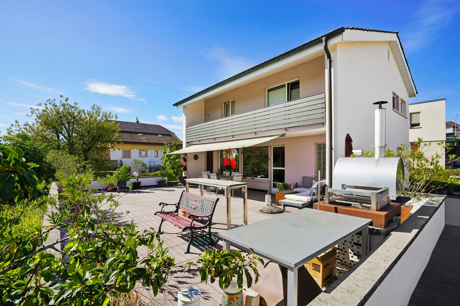 Exclusive residential idyll with unique far-reaching views
