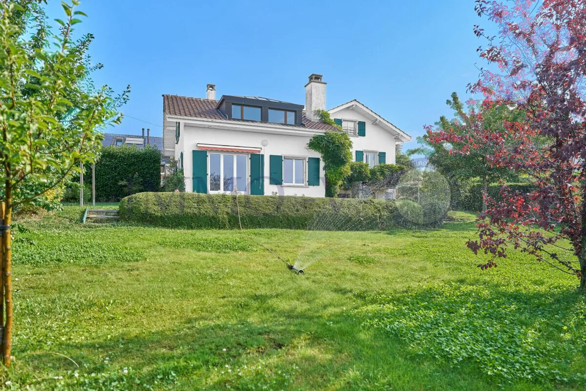 Spacious and individual with large garden