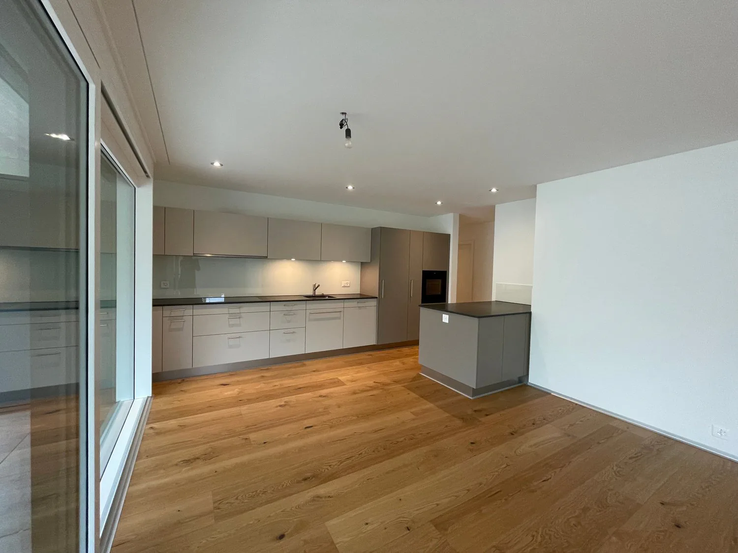 Modern and bright 4.5-room apartment in Wichtrach