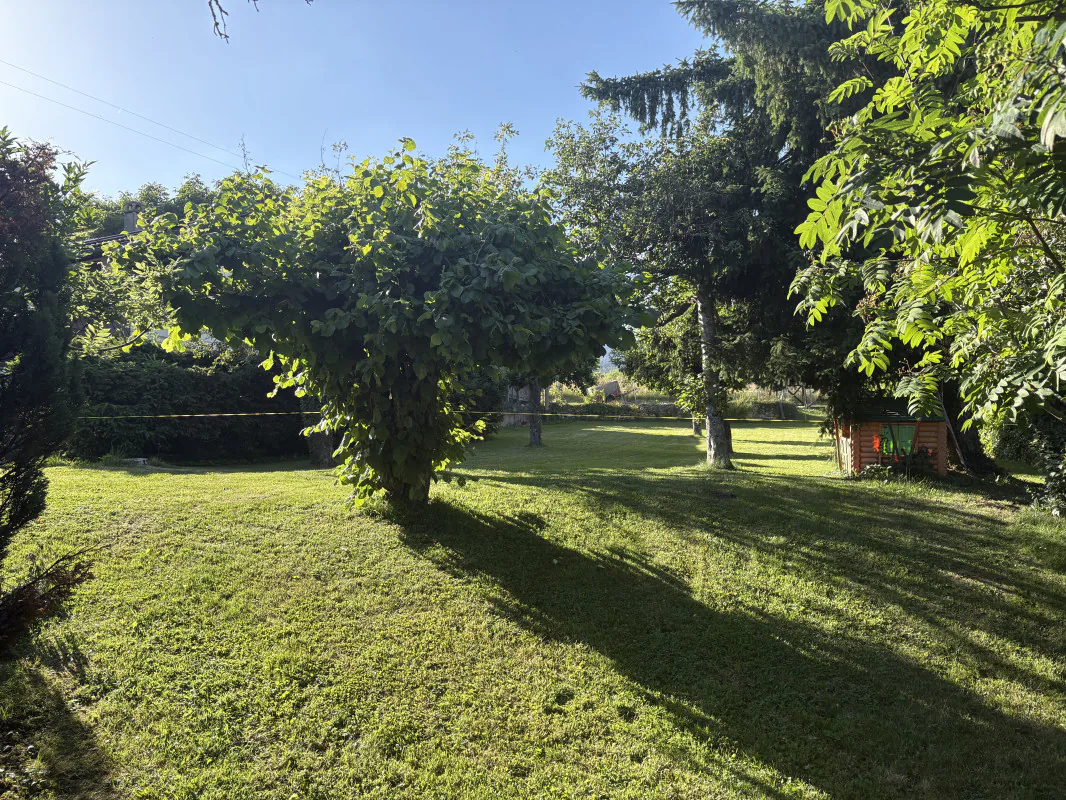 Beautiful and rare building plot - partial Alpine view