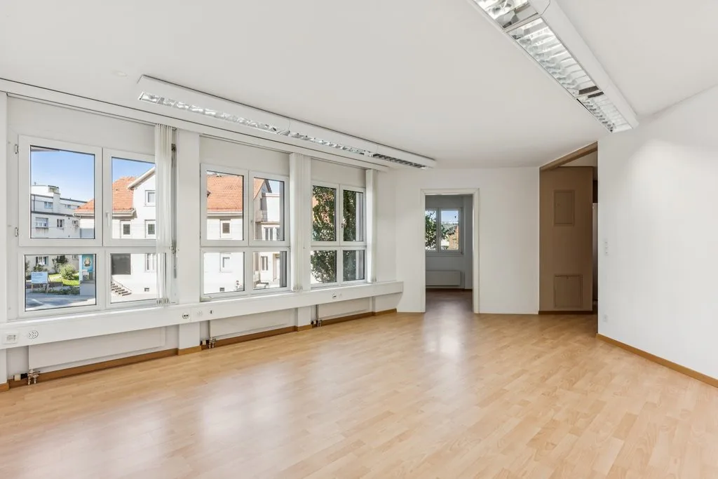 Espace de bureau calme dans un emplacement attractif