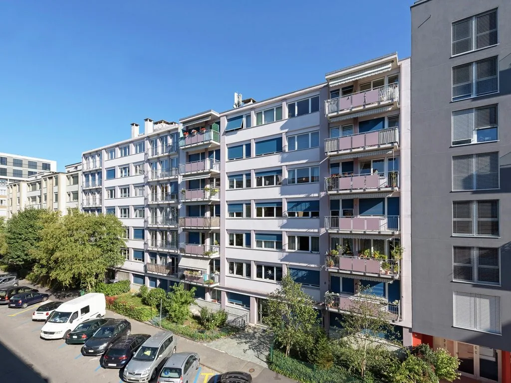 Appartement im Dachgeschoss im Stadtteil St-Jean - Charmilles