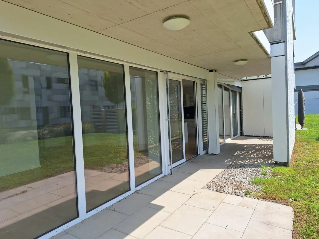 Spacious 3.5-room apartment with patio