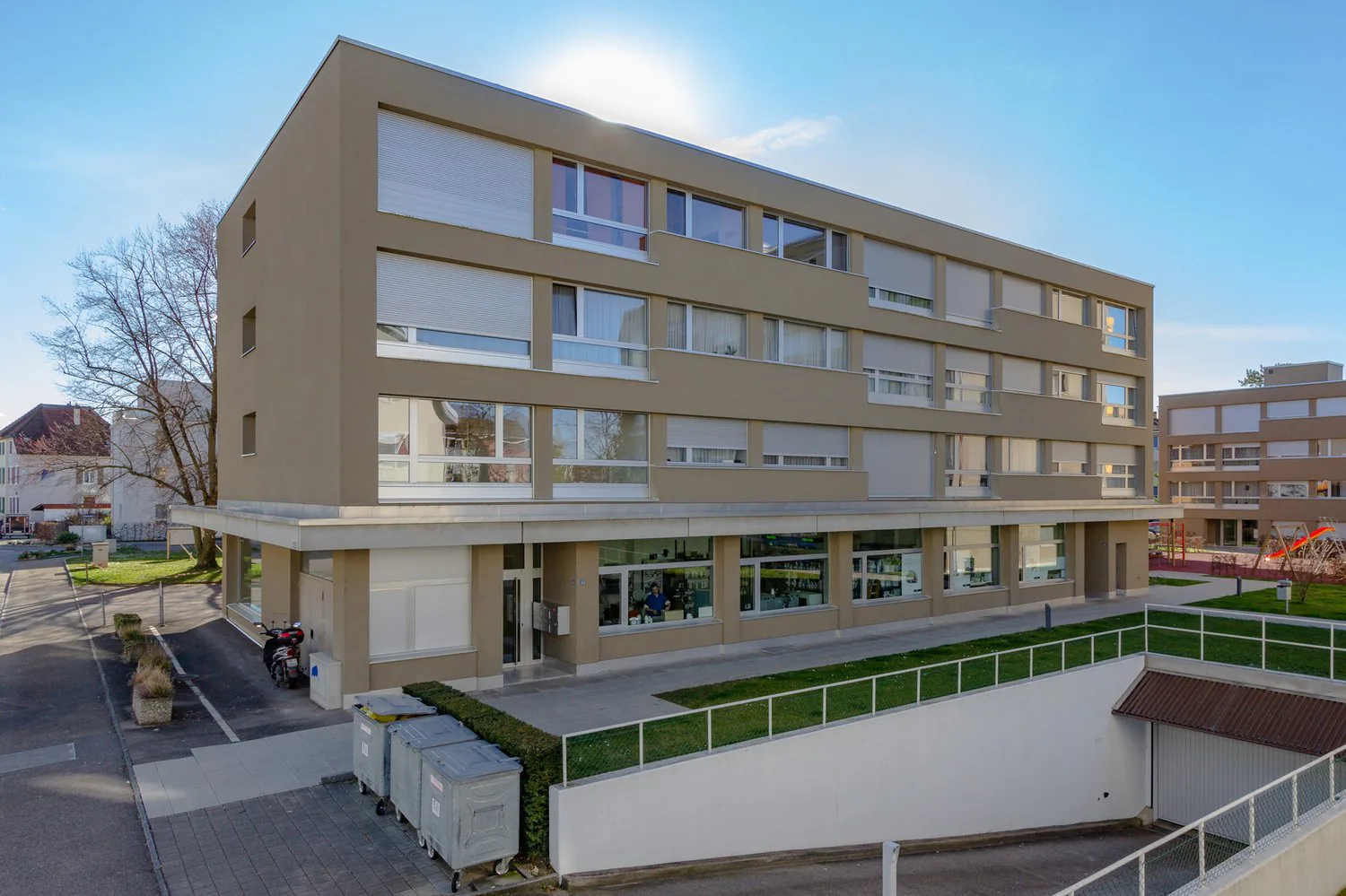 Einstellplatz mitten im Wohnquartier - Zweiter Parkplatz zum halben Preis