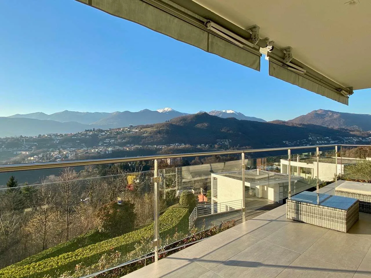 Renting in Davesco bright 3.5 rooms