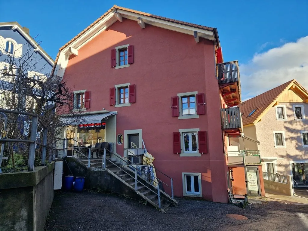 Local à CHF 1200.-/mois charges comprises