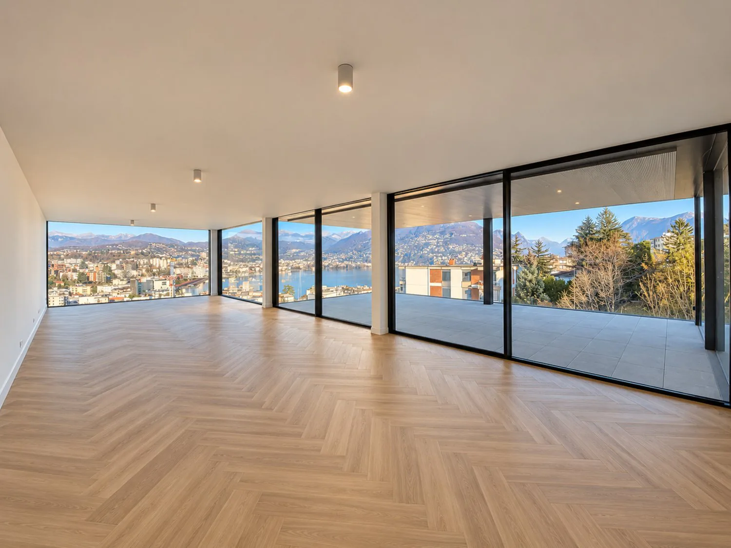 Exclusive penthouse with stunning lake view in Paradiso