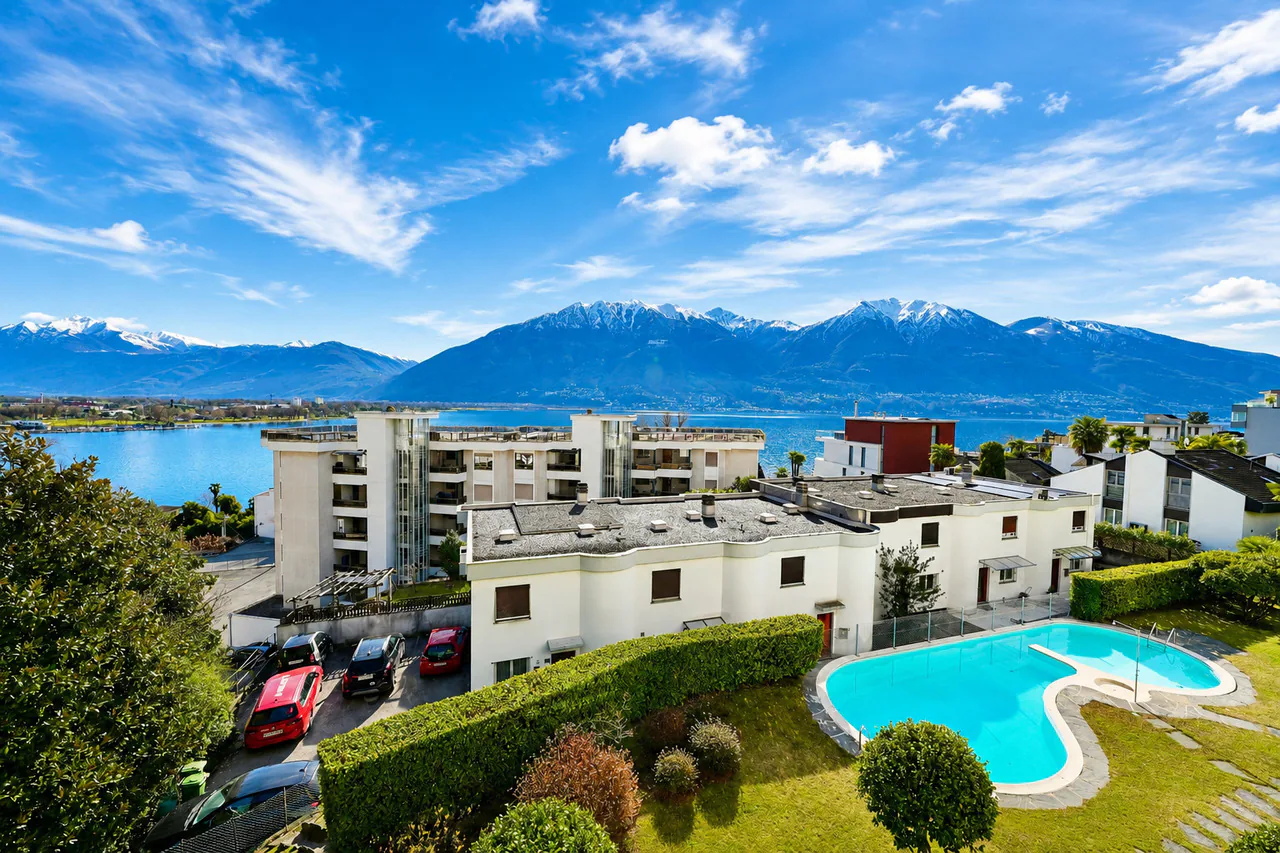 Residenza Secondaria o Primaria: Vista Lago, Ampi Spazi e Piscina