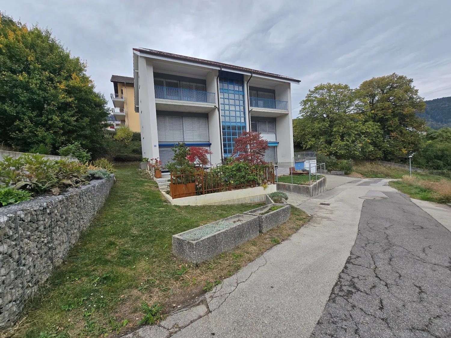 Spacieux appartement de 5 pièces avec balcons à Travers