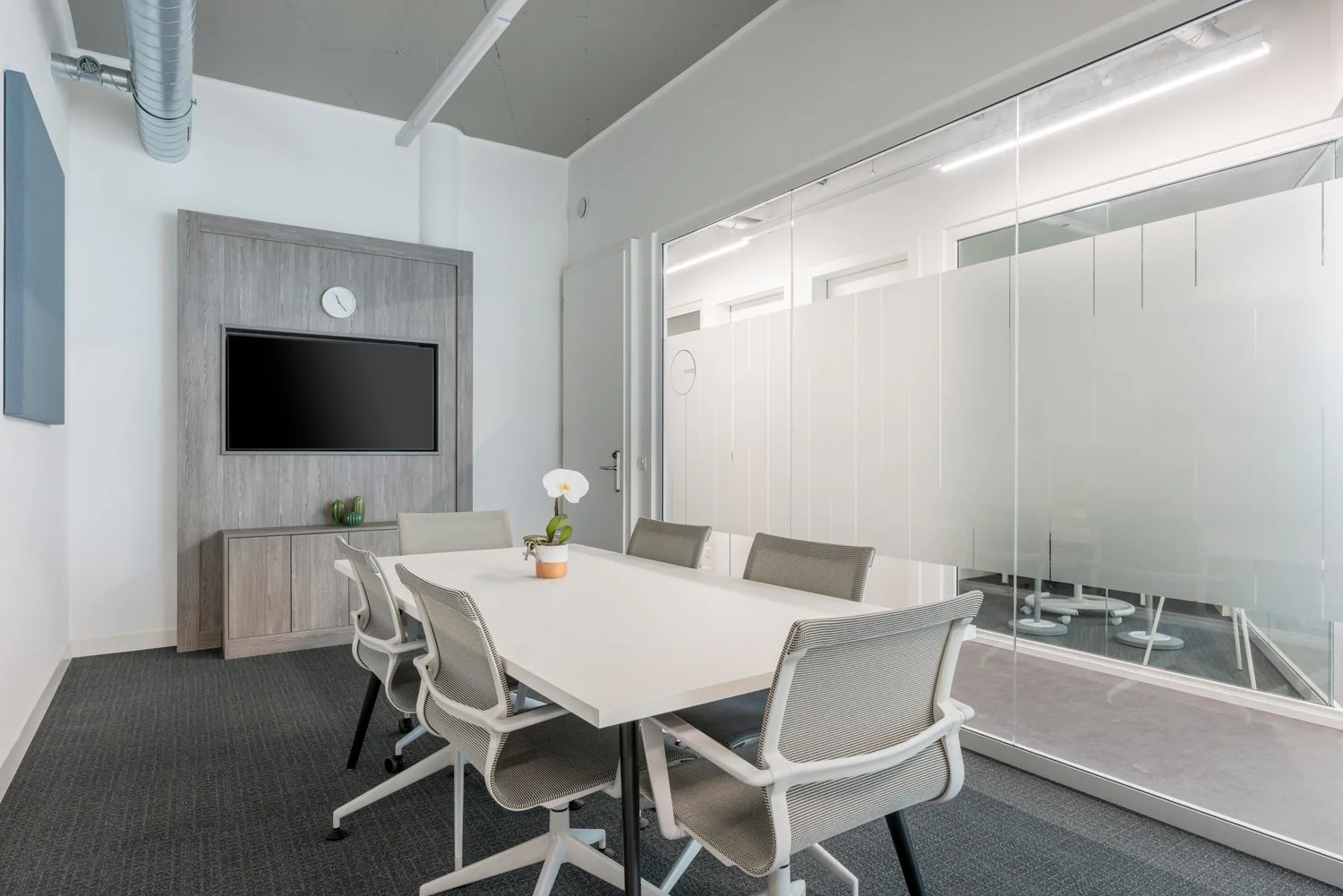 Private office for 10 at Regus iLife City