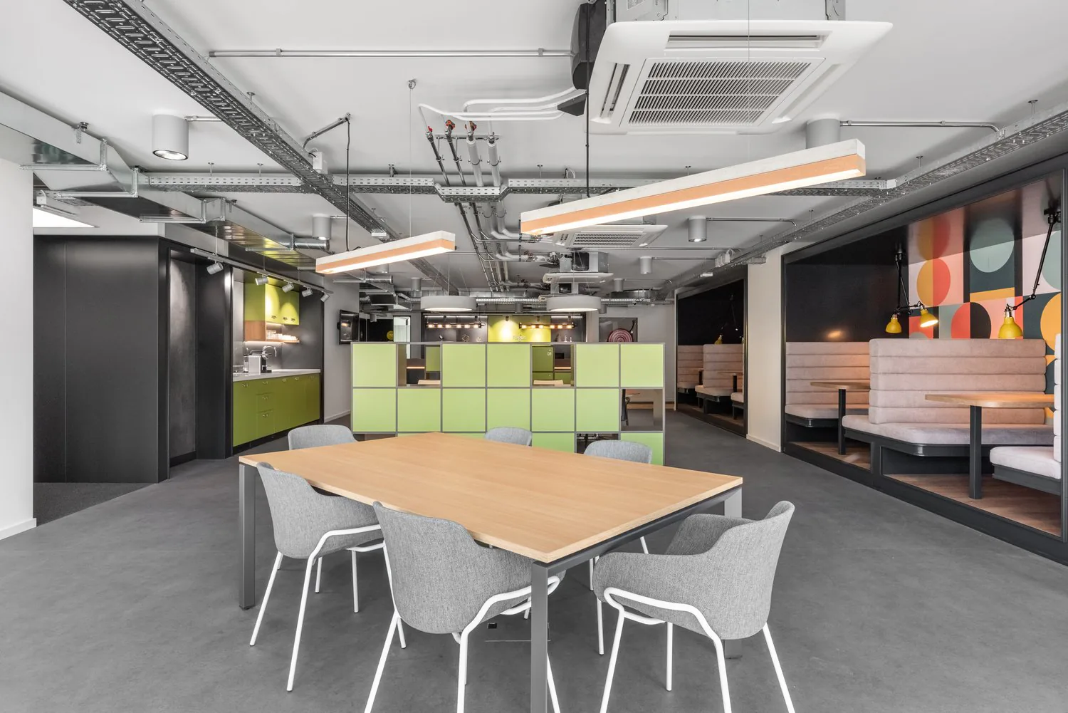 Private office for 10 at Regus Bessieres