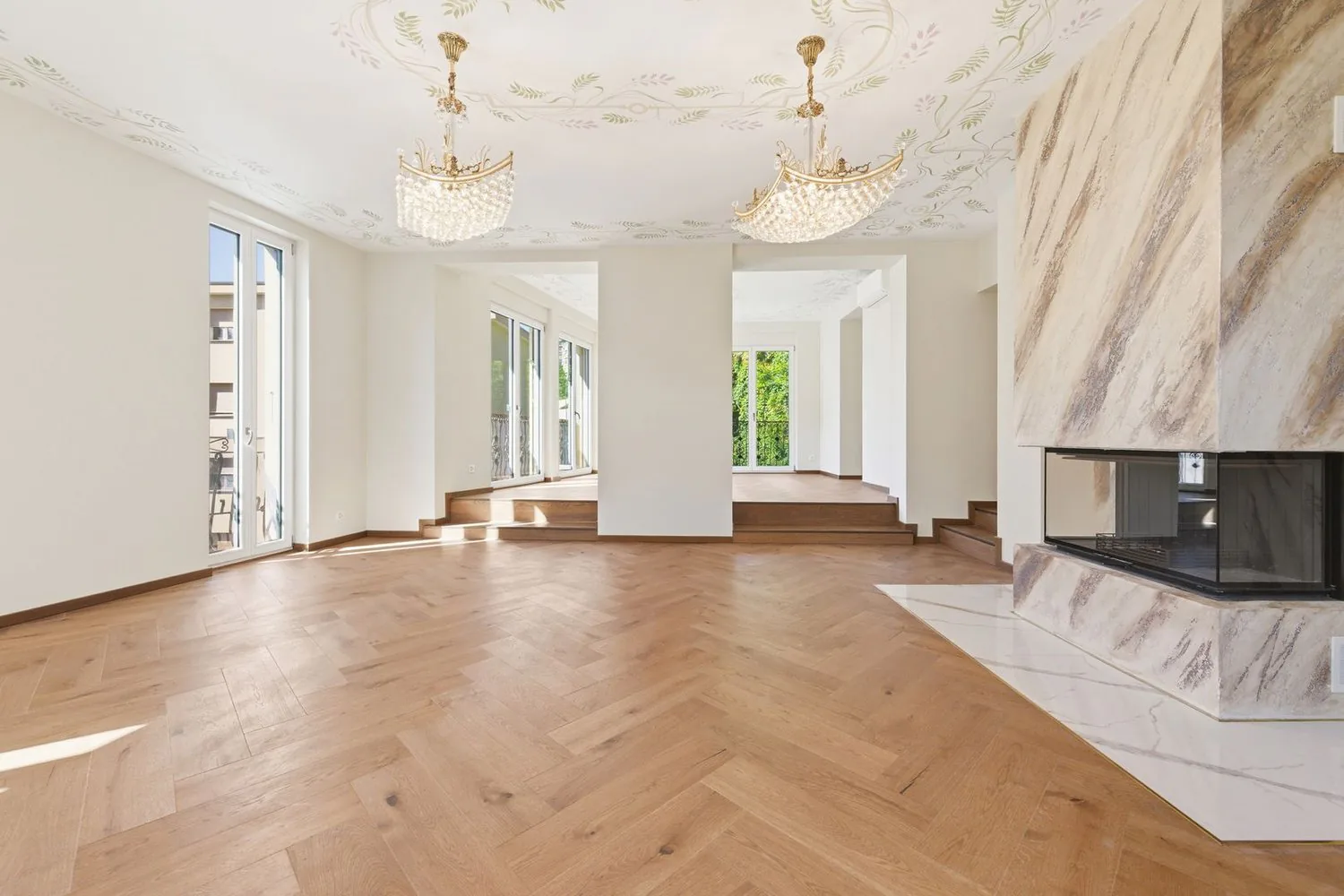 Luxury villa in a residential area, just a stone’s throw from the city.