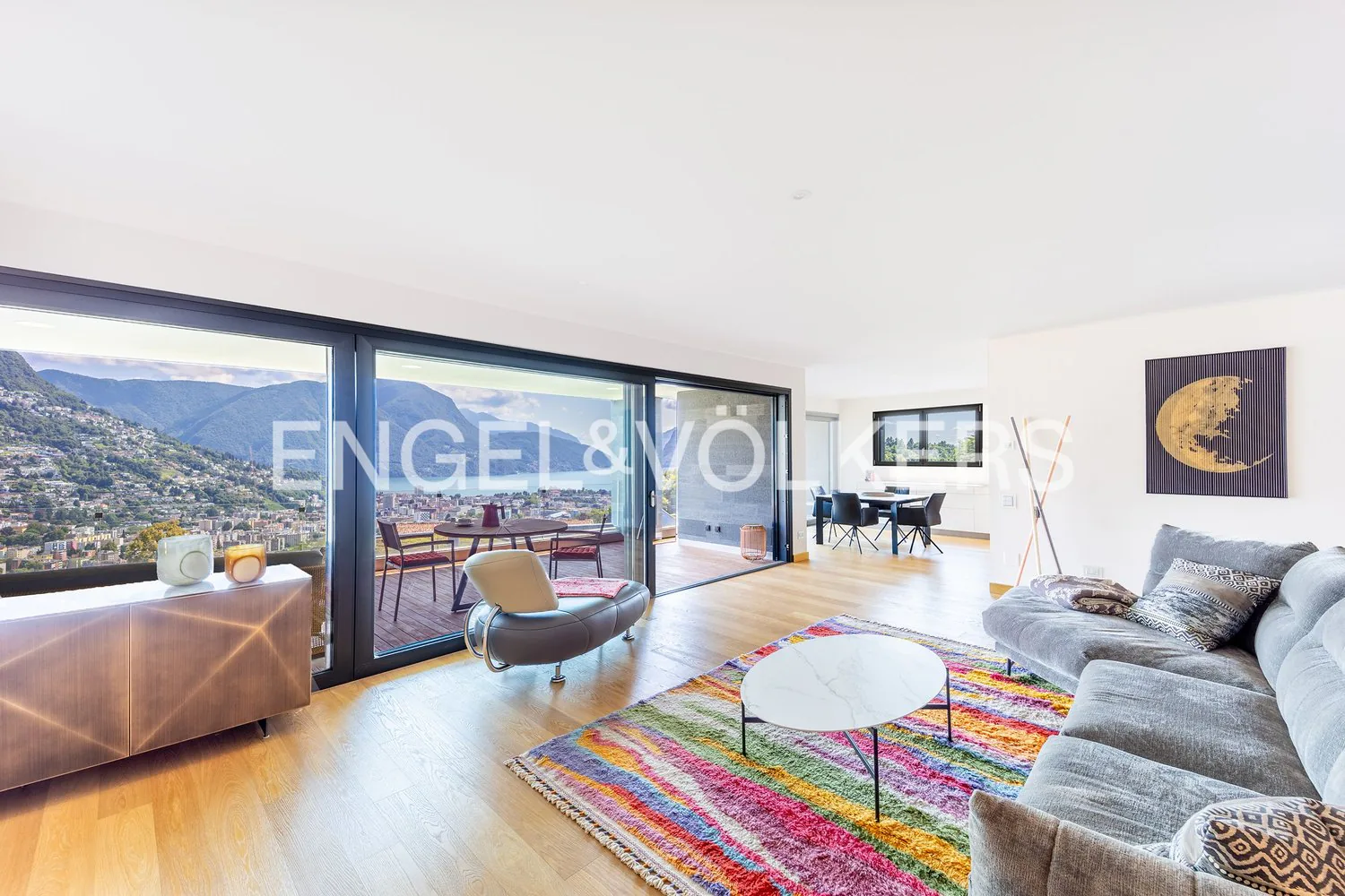 Prestigious 4.5-room attic with breathtaking view