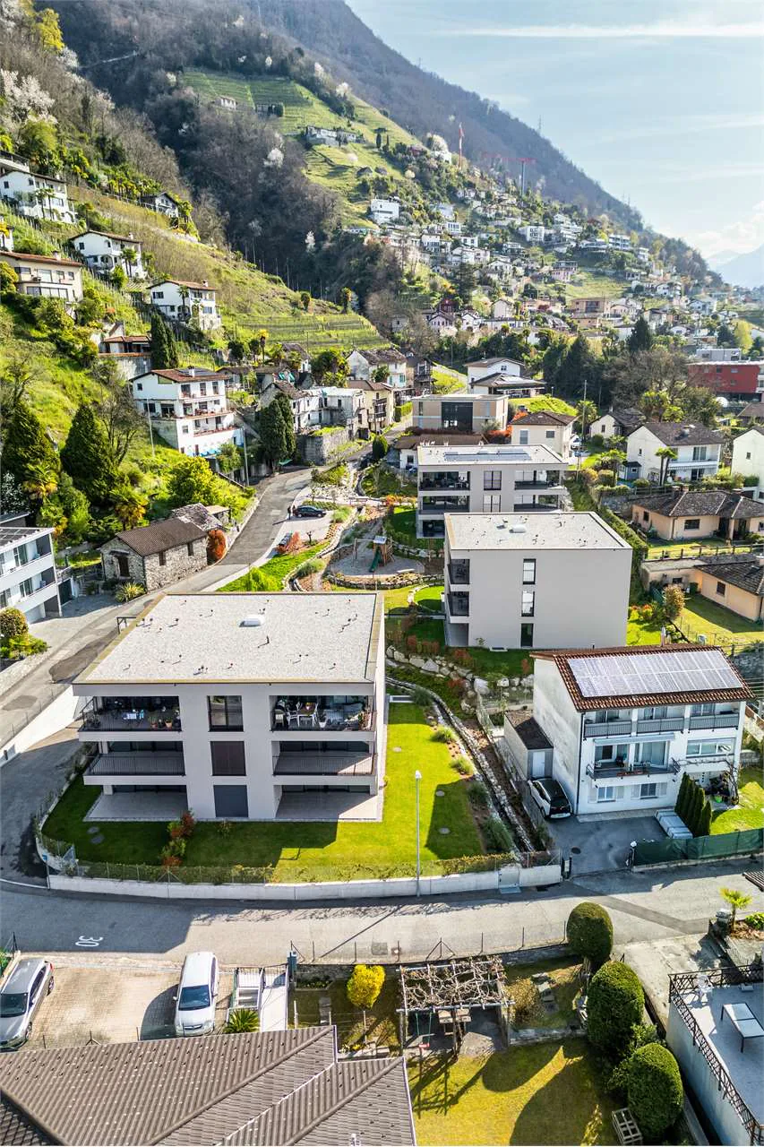 Neue 3.5-Zimmer-Wohnung in Gordola mit Garten