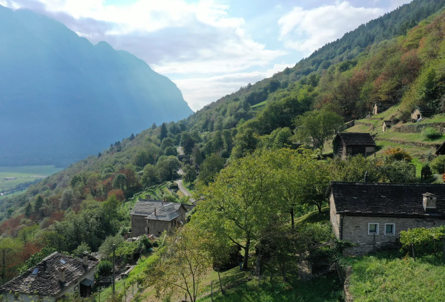 Very beautifully built rustico in the sunny Blenio Valley in Semione