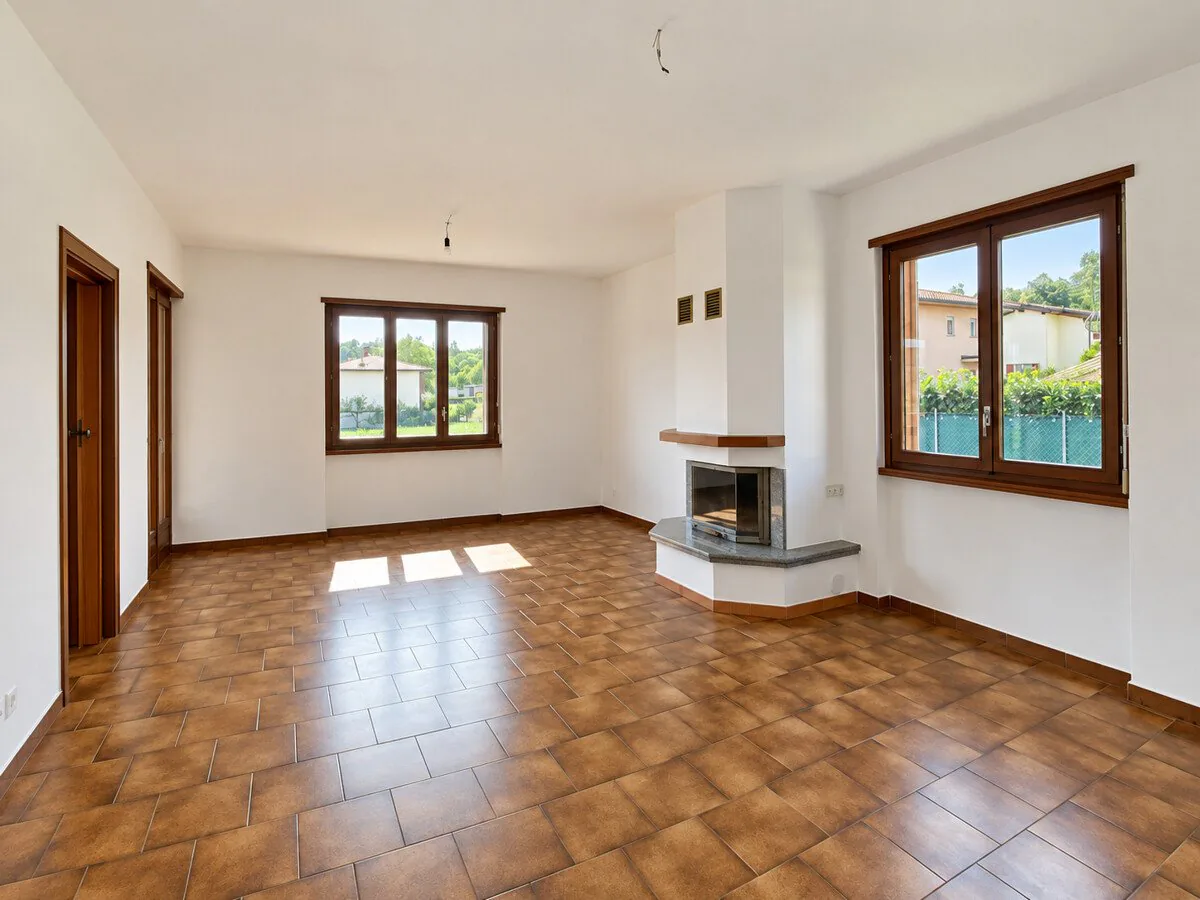 STABIO VILLA BIFAMILIARE CON GIARDINO