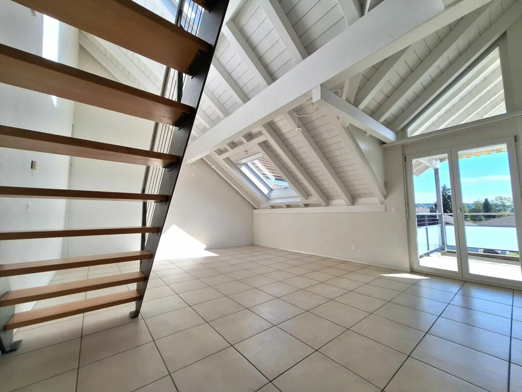 Sie suchen eine 3.5-Zimmer-Galeriewohnung? Schauen Sie rein!