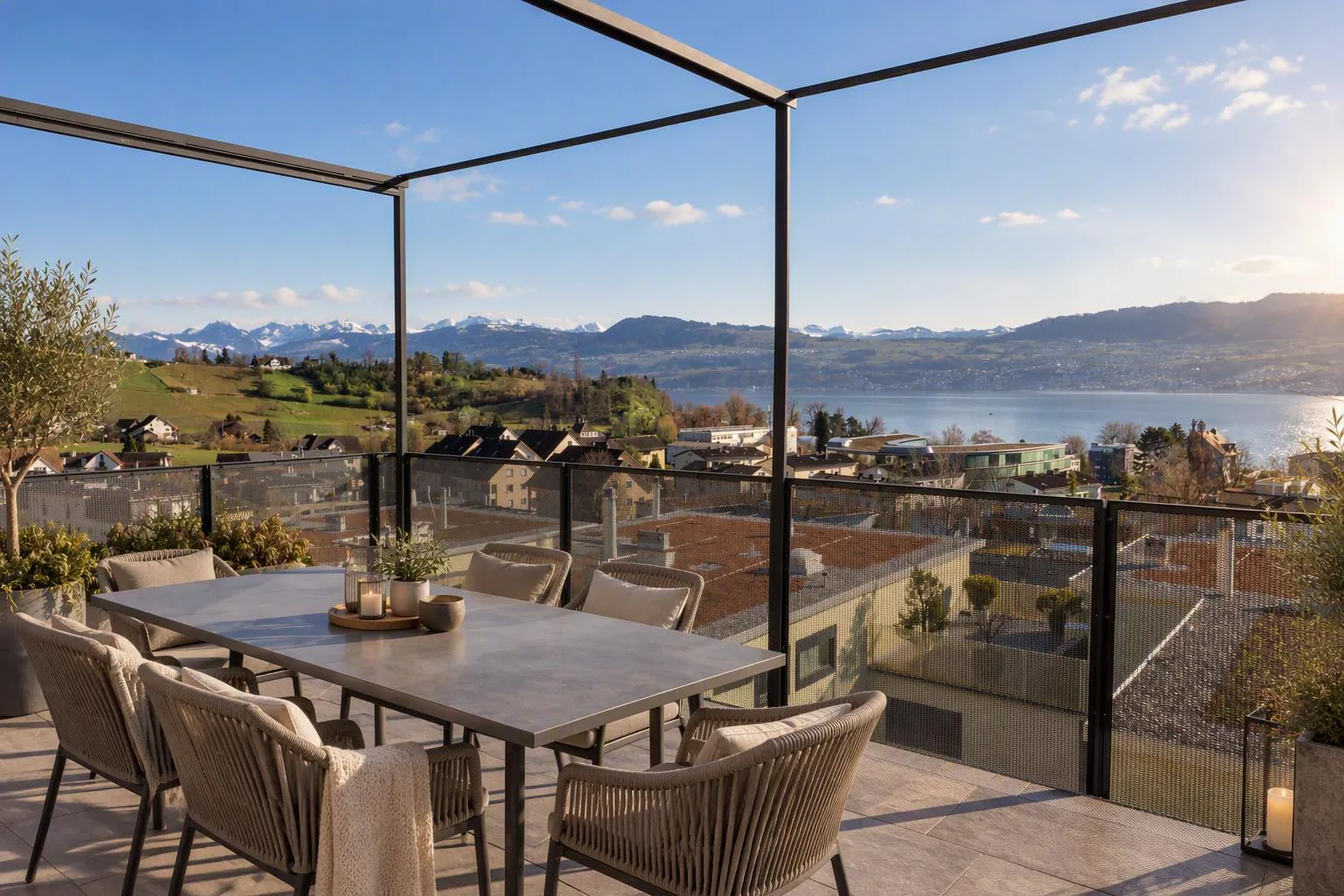 Appartement en attique 4½ pièces avec vue imprenable sur le lac et les montagnes.