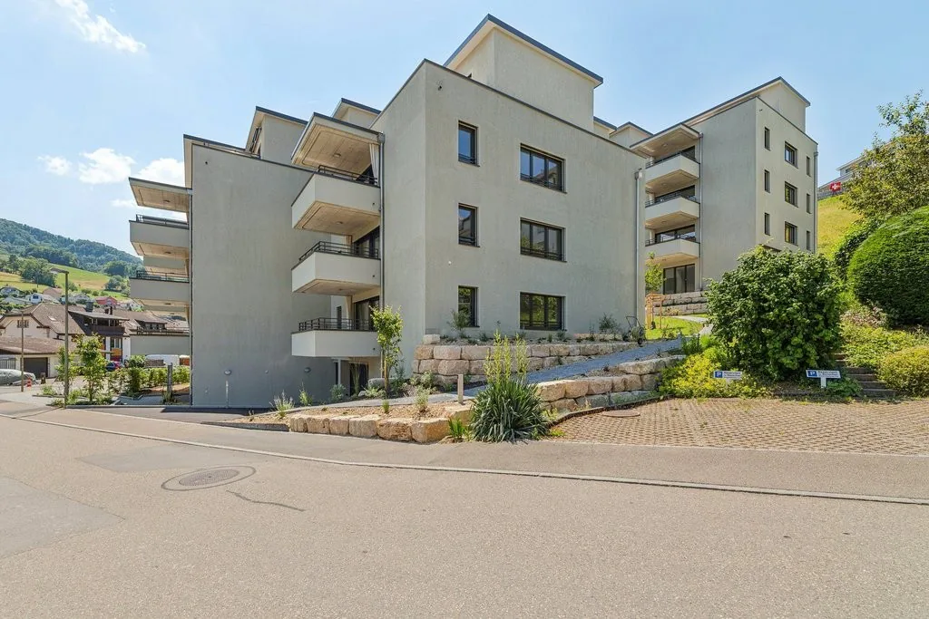 EXCLUSIVE FIRST RENTAL - exclusive attic apartment with 3 terraces